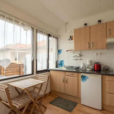 Pour 3 A Plage, A 50m De L'ocean Avec Terrasse Et Parking, Menage Inclus - Fr-1-50-123 Apartmán