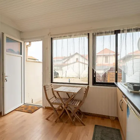 Apartmán Pour 3 A Plage, A 50m De L'ocean Avec Terrasse Et Parking, Menage Inclus - Fr-1-50-123 *