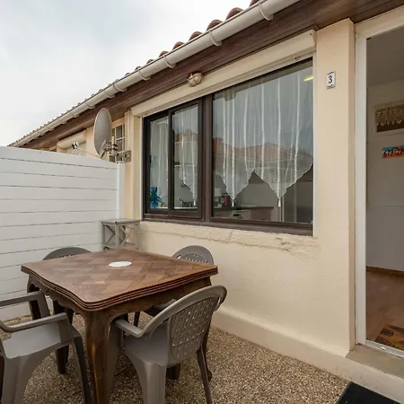 Pour 3 A Plage, A 50m De L'ocean Avec Terrasse Et Parking, Menage Inclus - Fr-1-50-123 Apartmán *